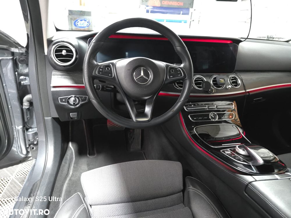 Mercedes-Benz E 220 d Aut. - 11