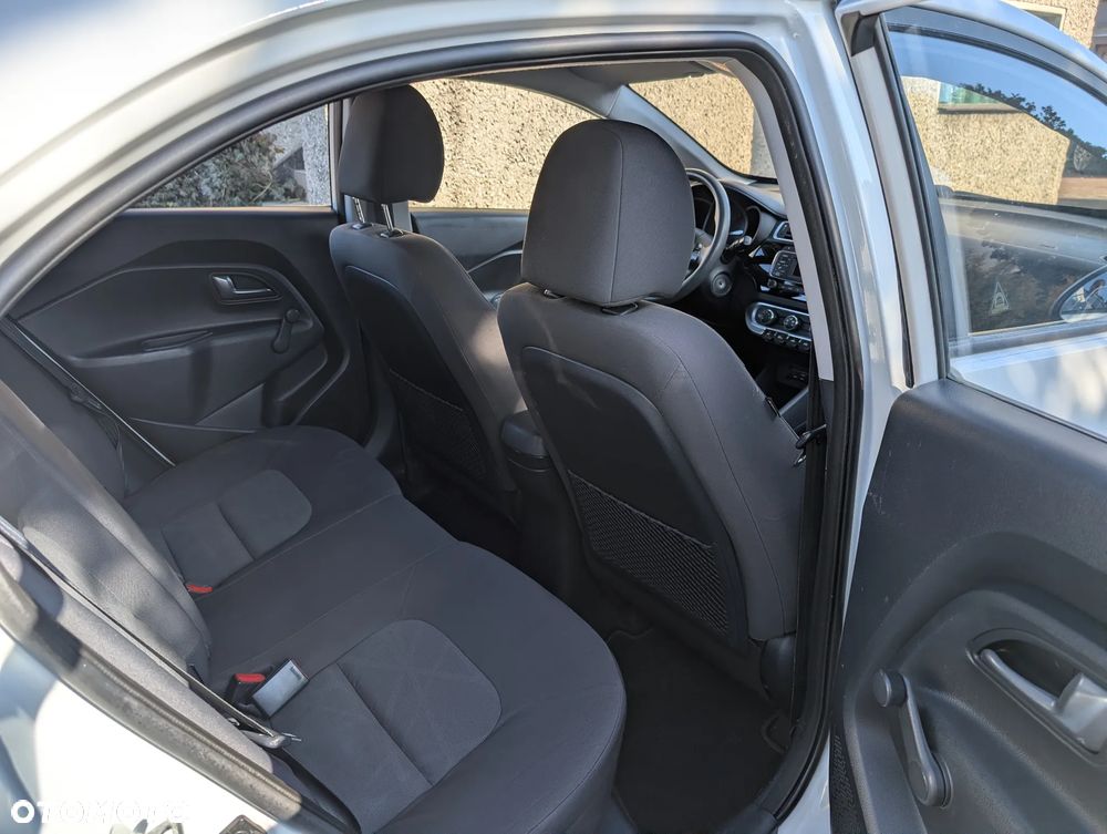 Kia Rio - 18