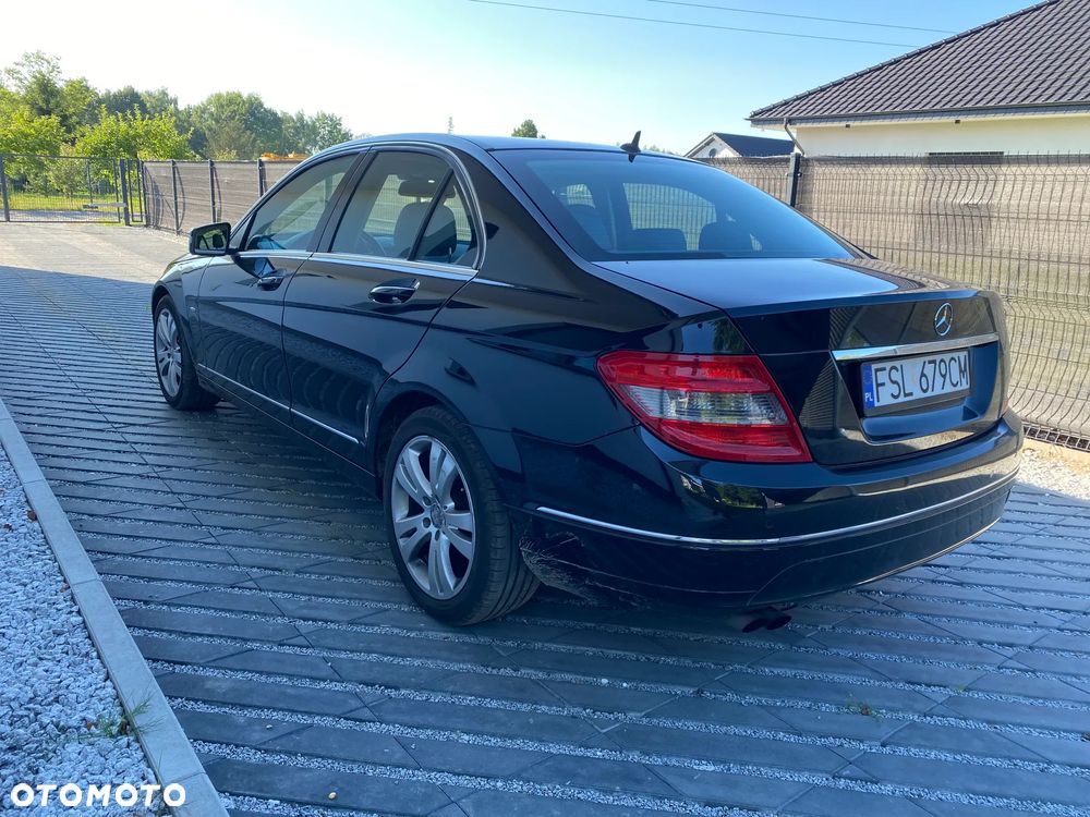 Mercedes-Benz Klasa C 180 CGI BlueEFFICIENCY Avantgarde - 7