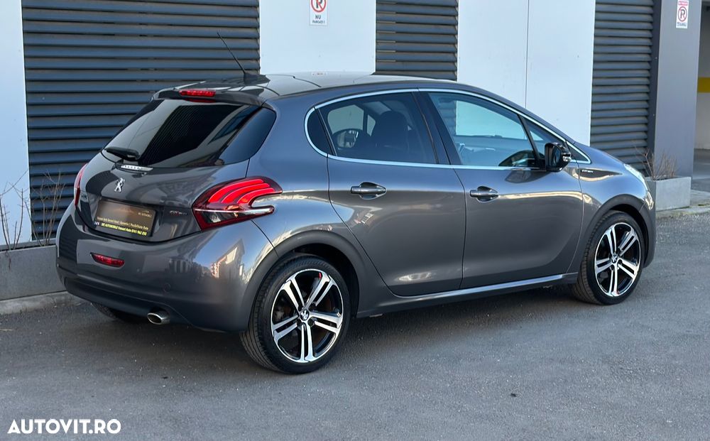 Peugeot 208 - 13