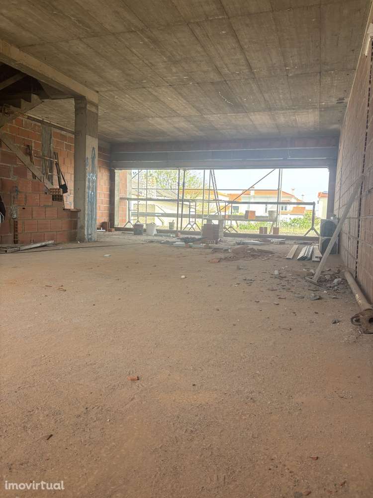 Moradia T4 com piscina e jardim em Montijo - Grande imagem: 4/24