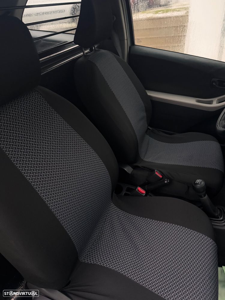 Toyota Yaris 1.4 D-4D - 11