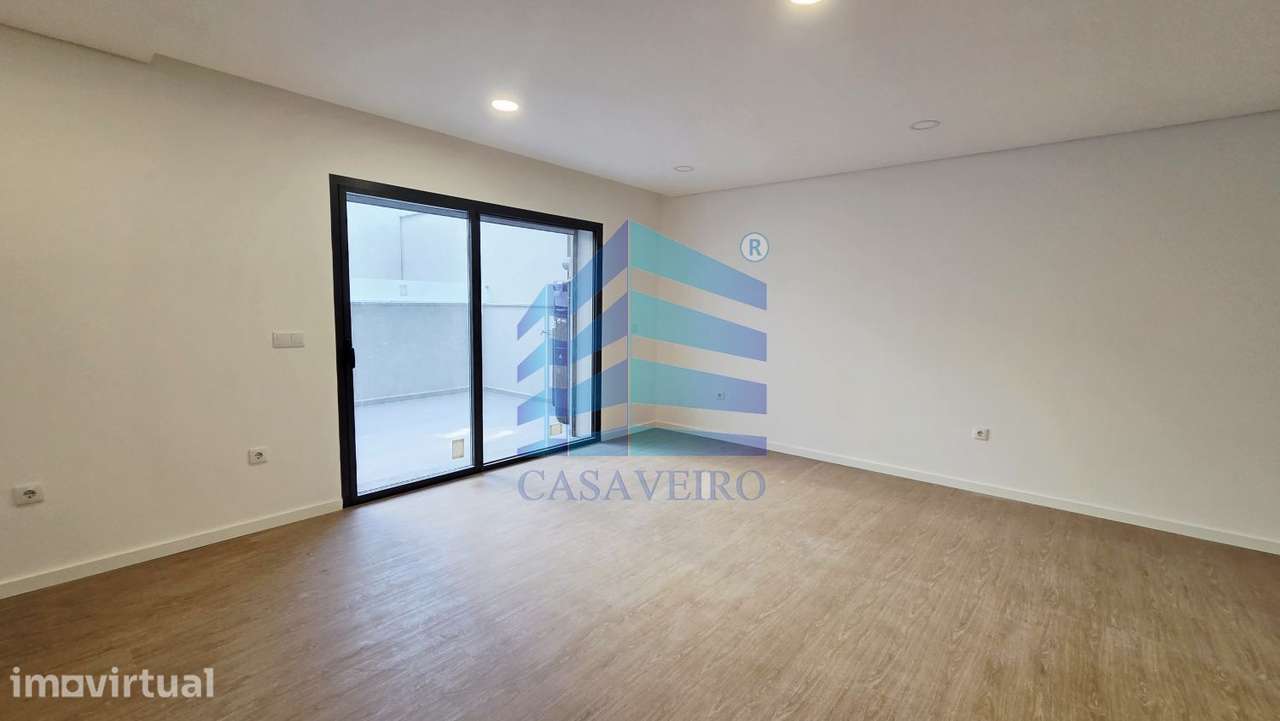 Apartamento T2  com Terraço no centro de Esgueira - Vista 5