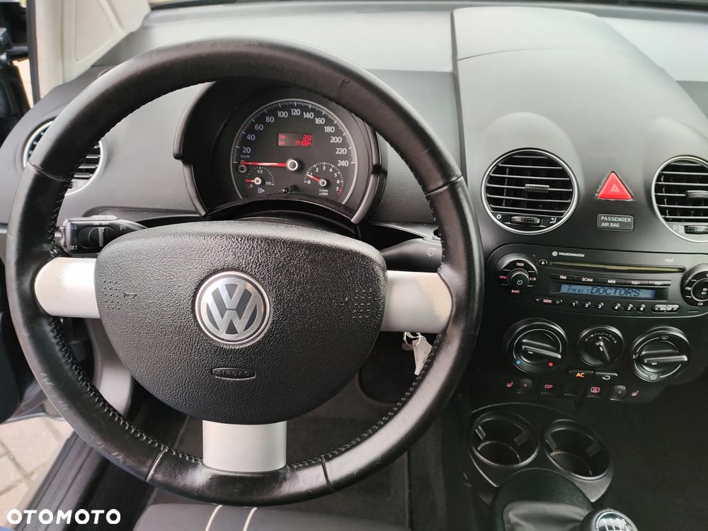 Volkswagen New Beetle - 20
