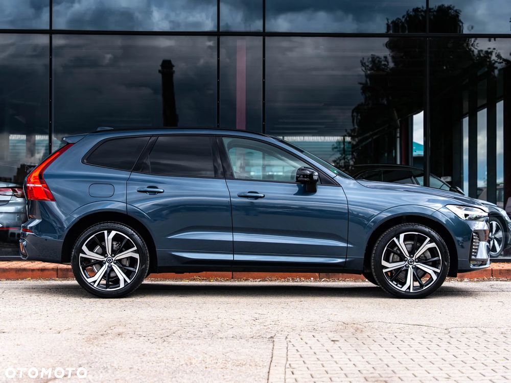 Volvo XC 60 B4 B Plus Dark - 16