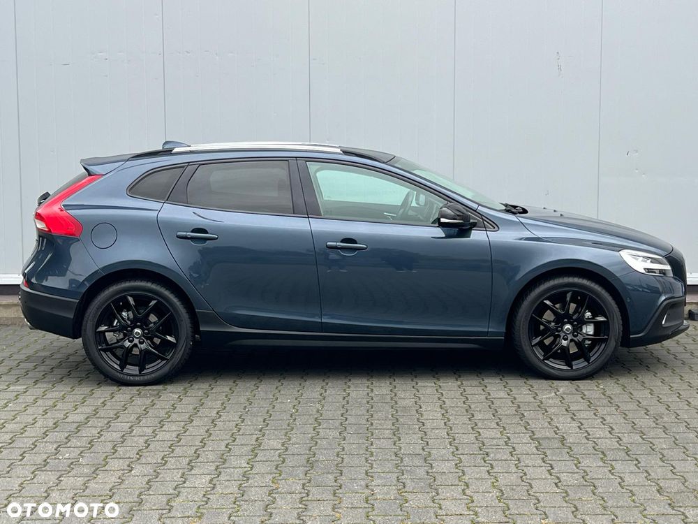 Volvo V40 Cross Country - 18