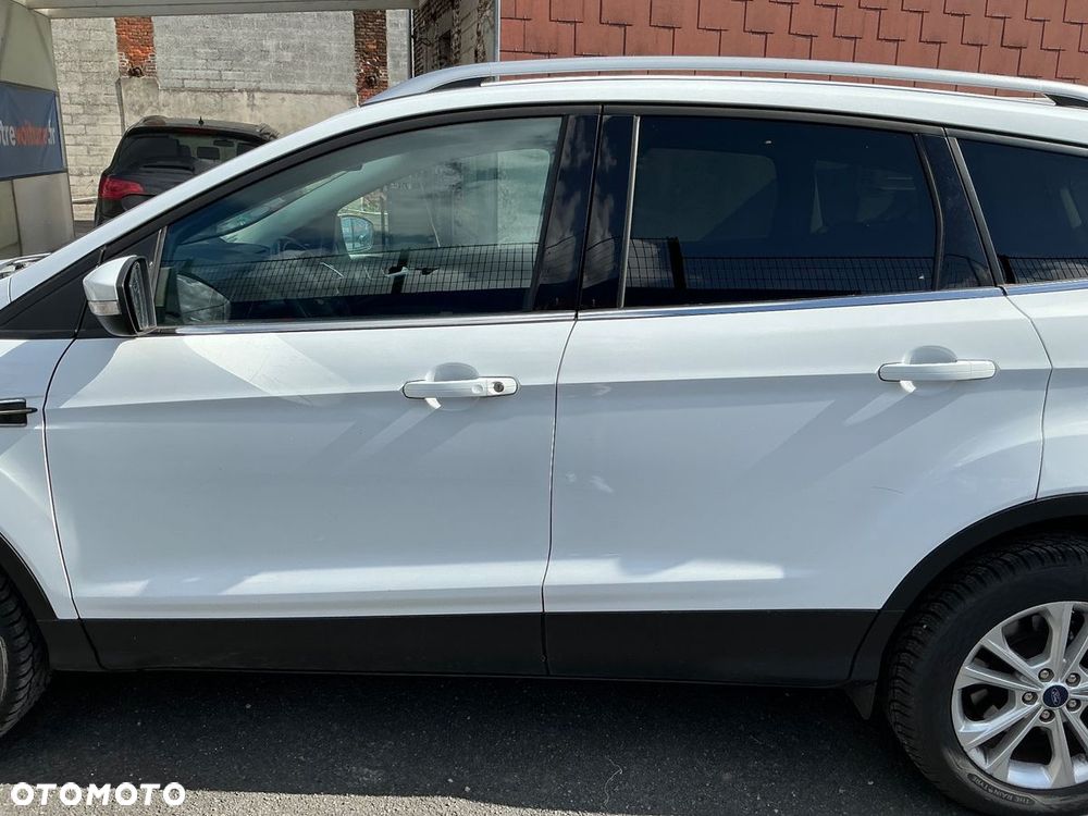 Ford Kuga 1.5 EcoBoost 2x4 Titanium - 20