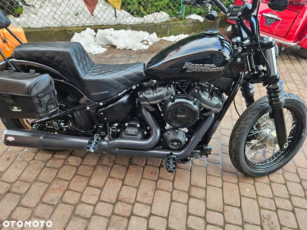 Harley-Davidson Softail Street Bob - 2