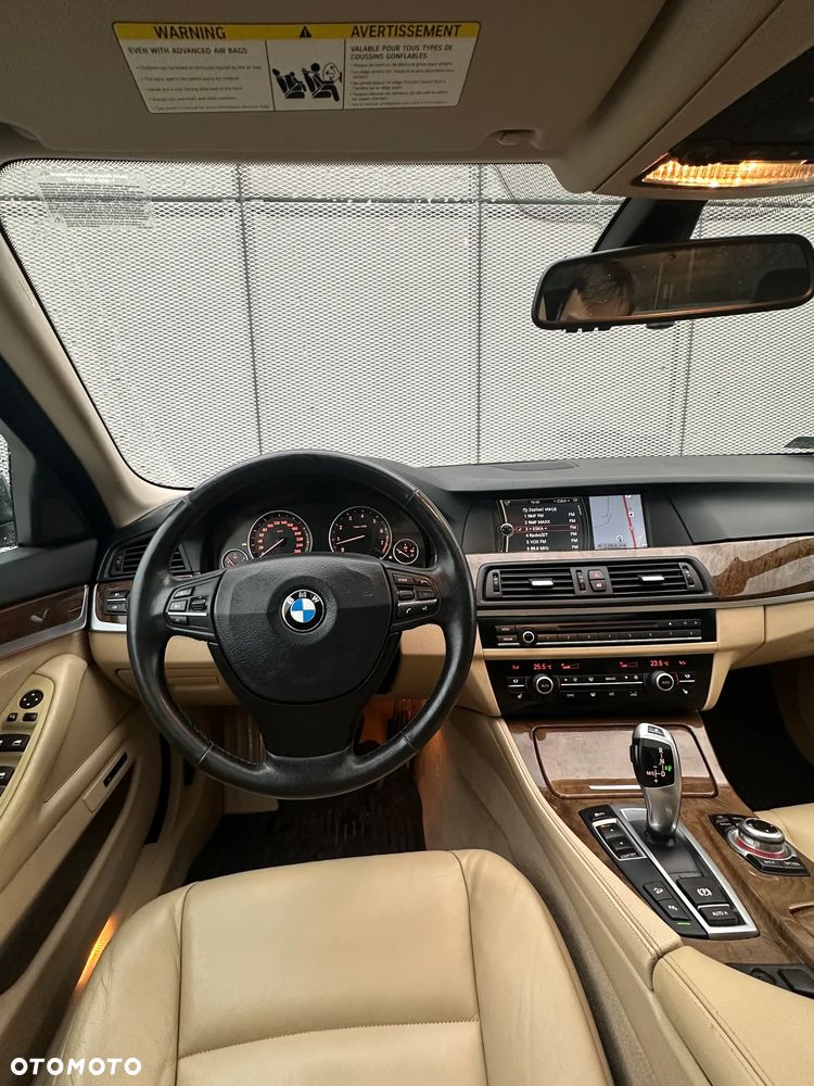 BMW Seria 5 528i xDrive Luxury Line - 9