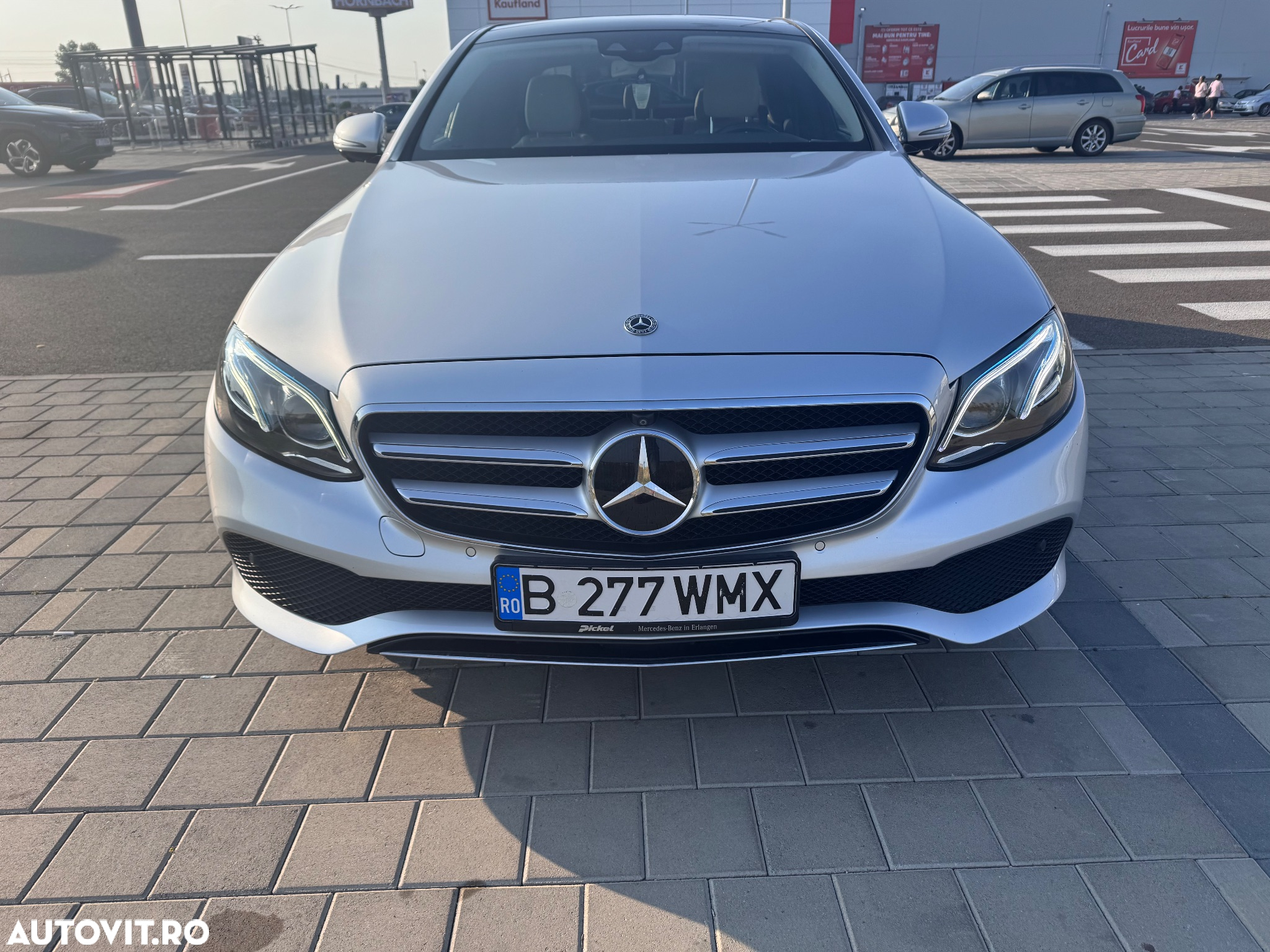 Mercedes-Benz E 220 d 4Matic 9G-TRONIC - 2