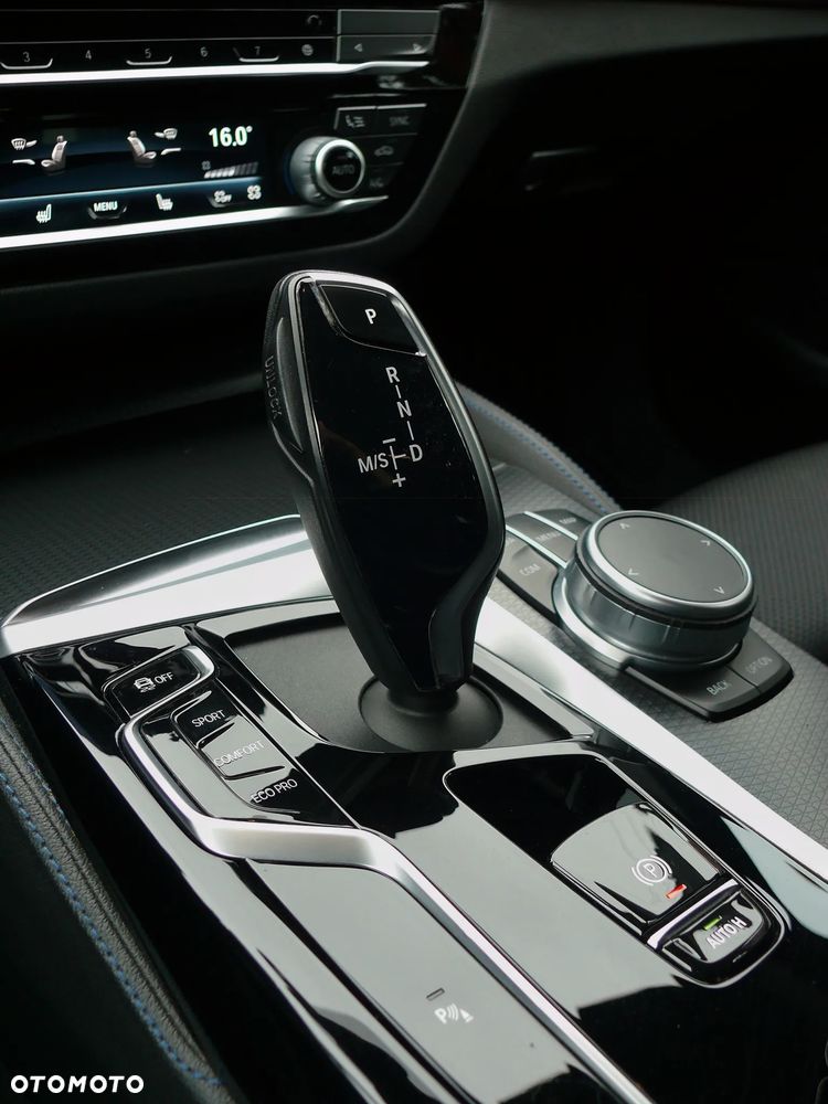 BMW Seria 5 520d M Sport sport - 19