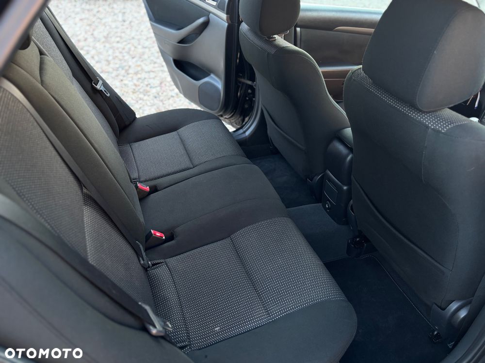 Toyota Avensis 1.8 VVT-i Sol - 18