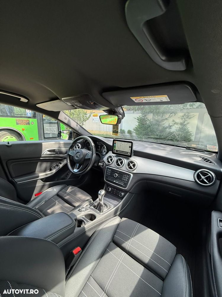 Mercedes-Benz CLA 180 d - 13
