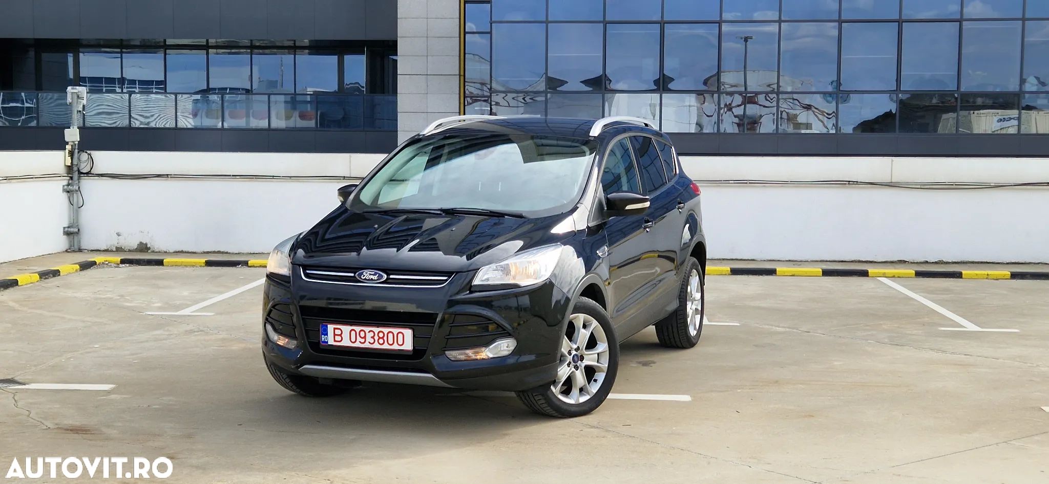 Ford Kuga 2.0 TDCi 4WD Powershift Titanium - 1