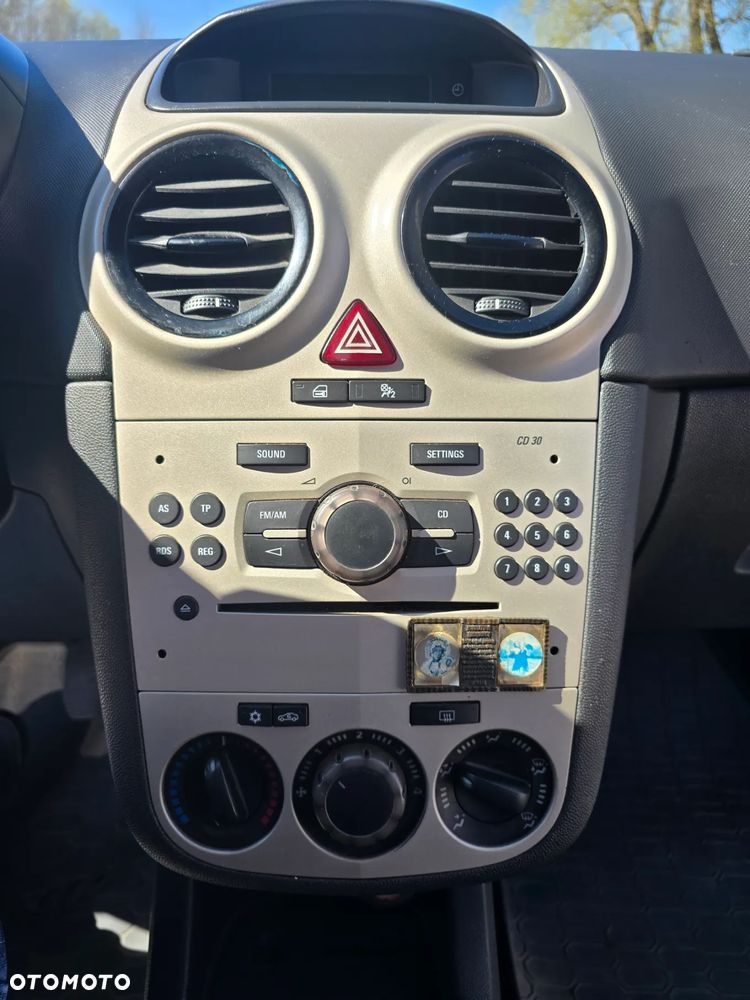 Opel Corsa 1.2 16V Cosmo - 22