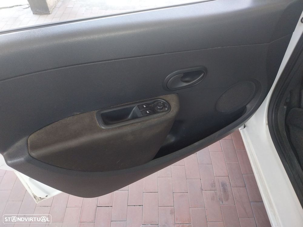 Renault Clio 1.5 dCi Confort - 4