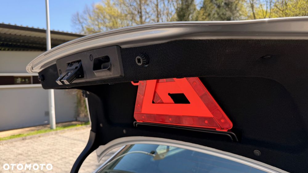 Mercedes-Benz Klasa C 180 Kompressor Automatik Classic - 26