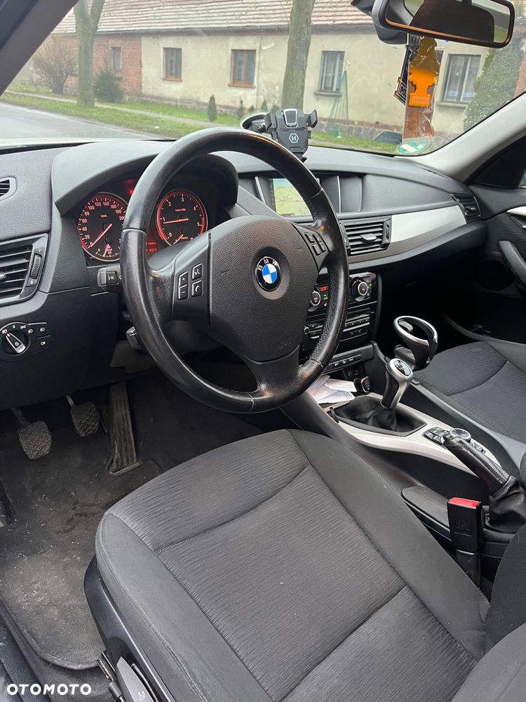 BMW X1 xDrive18d xLine - 11