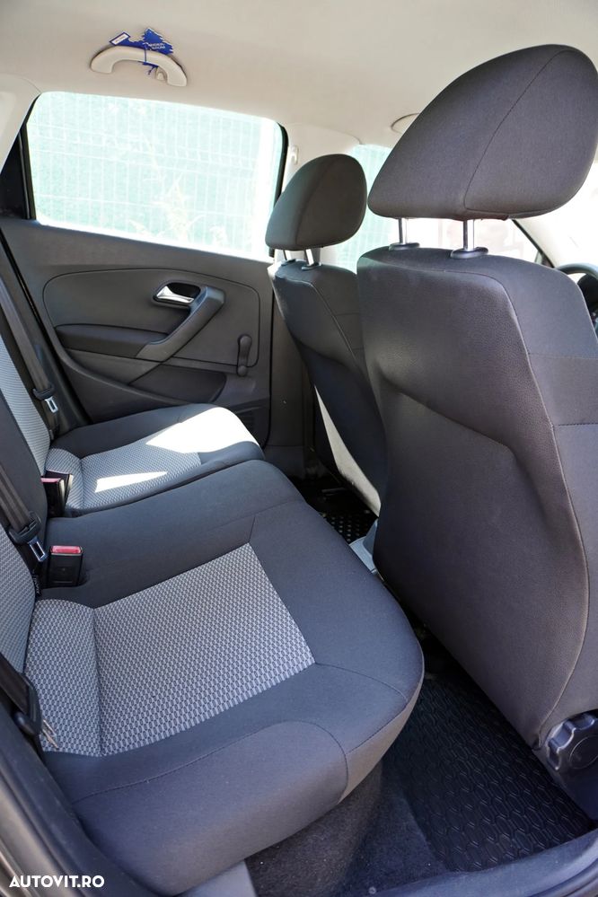 Volkswagen Polo 1.2 Attractive - 11