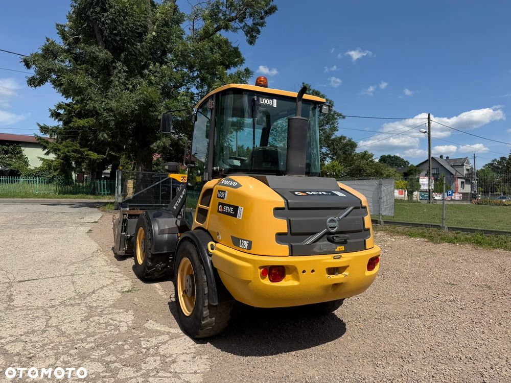 Volvo L 28 F - 6