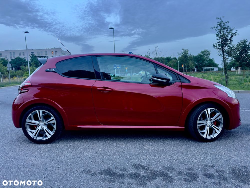 Peugeot 208 GTI 200 THP - 8