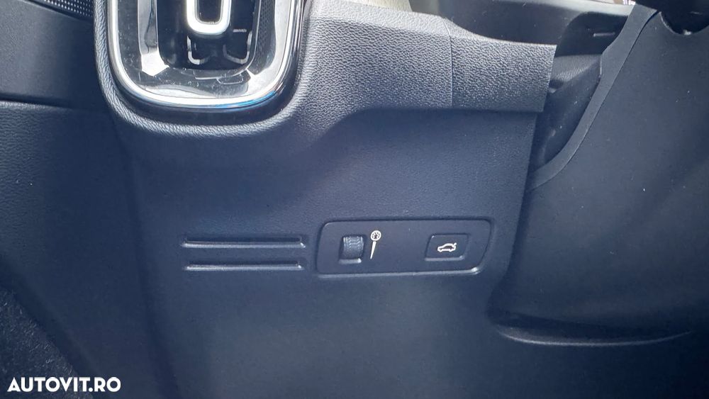 Volvo XC 40 D4 AWD Geartronic Inscription - 8