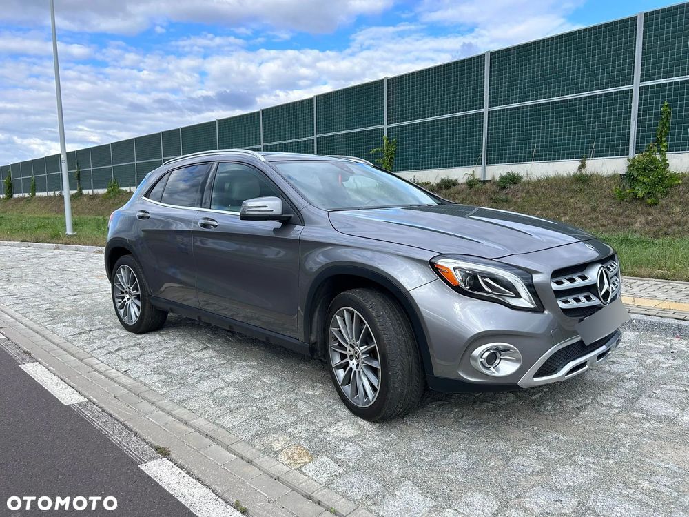 Mercedes-Benz GLA 250 4Matic 7G-DCT UrbanStyle Edition - 3