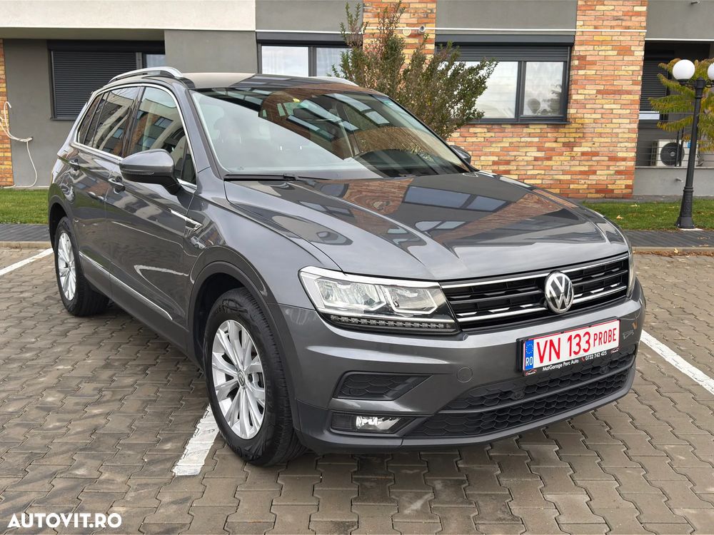 Volkswagen Tiguan - 1
