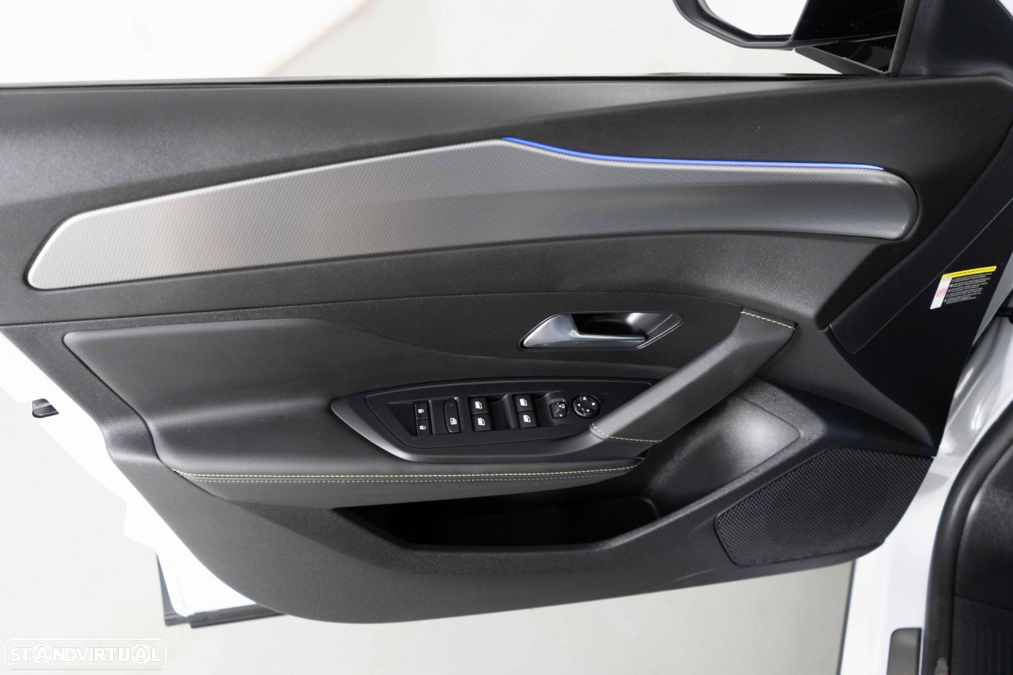Peugeot 408 1.6 Hybrid GT e-EAT8 - 21