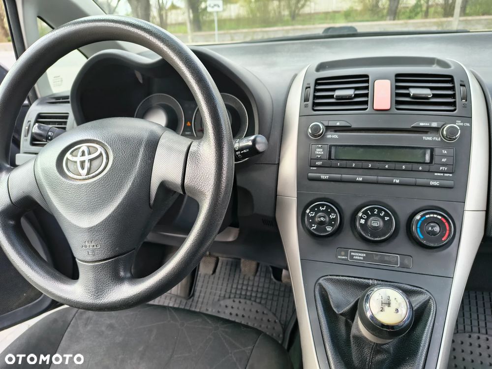 Toyota Auris 1.4 VVT-i Terra - 5