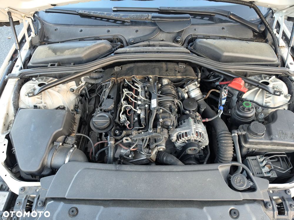 BMW Seria 5 520d - 24