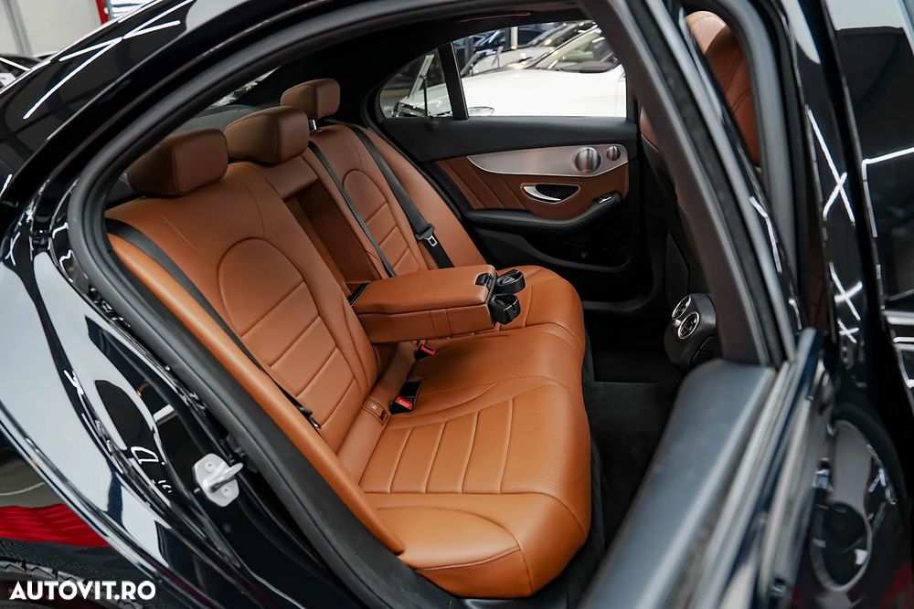 Mercedes-Benz C 300 9G-TRONIC AMG Line - 12