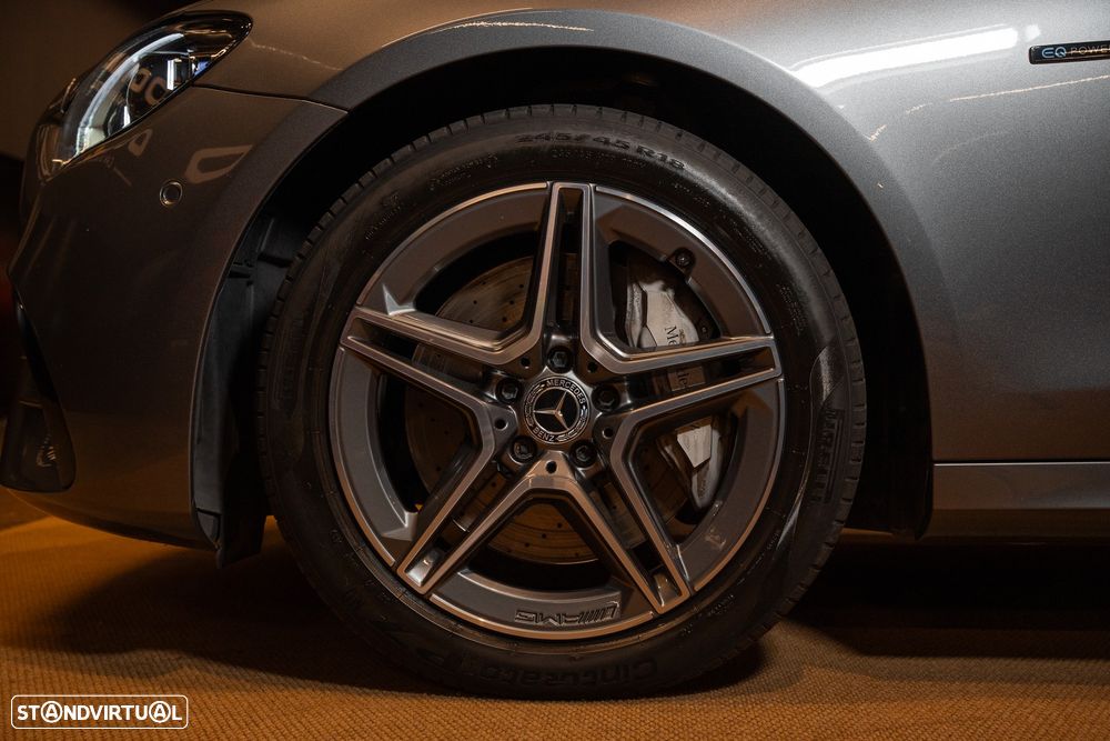 Mercedes-Benz E 300 e AMG Line - 9