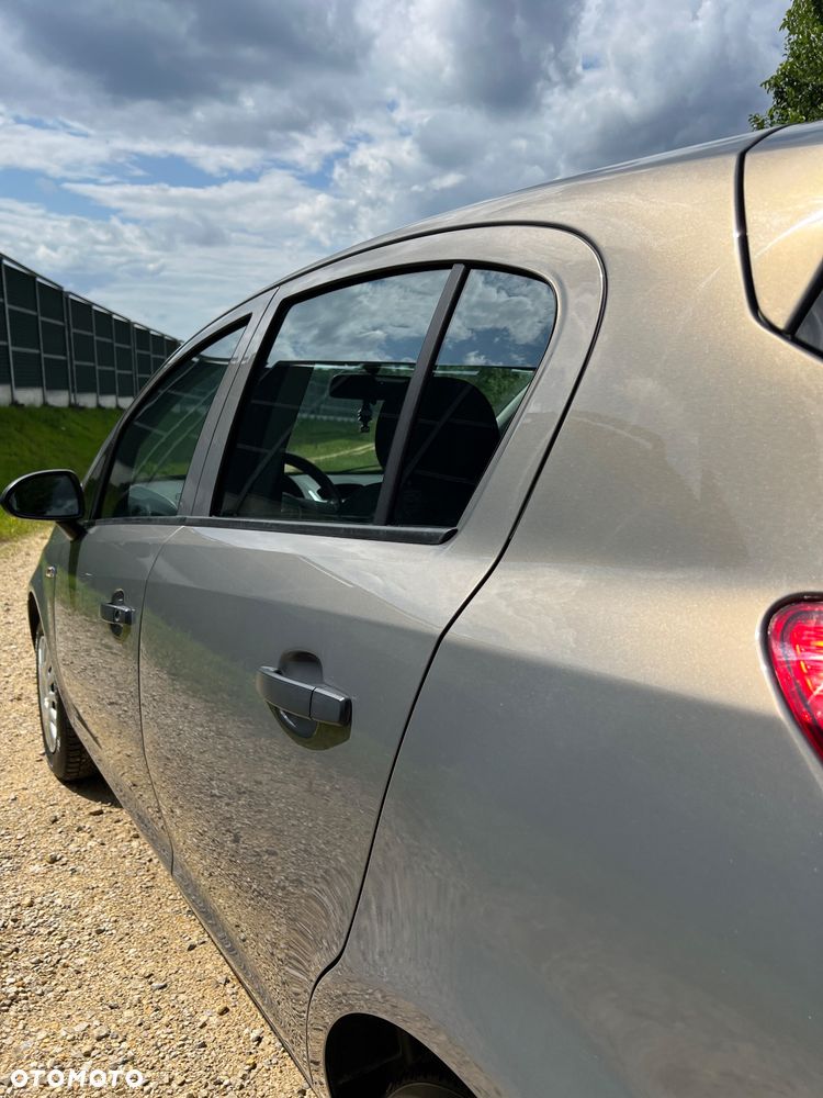 Opel Corsa 1.2 16V Enjoy - 18