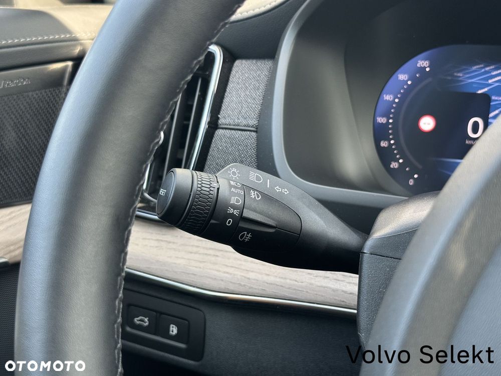 Volvo XC 90 - 23
