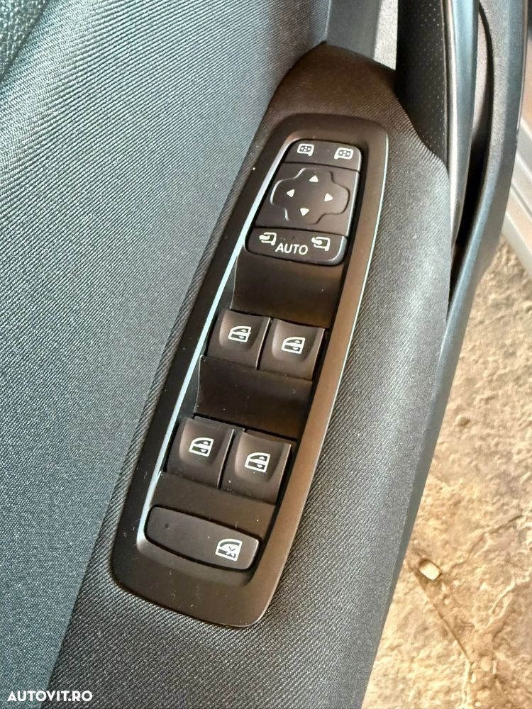 Renault Megane ENERGY dCi 110 EDC LIMITED - 18