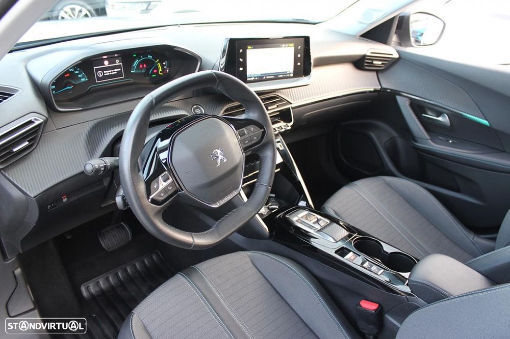 Peugeot e-2008 Allure - 16