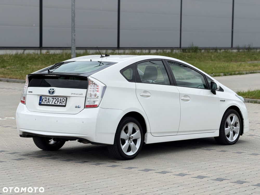 Toyota Prius - 5