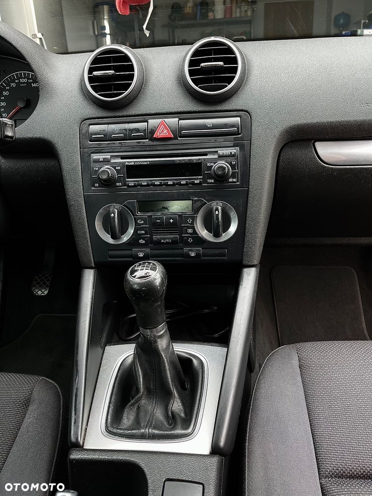 Audi A3 3-drzwiowe 2.0 FSI Attraction - 7