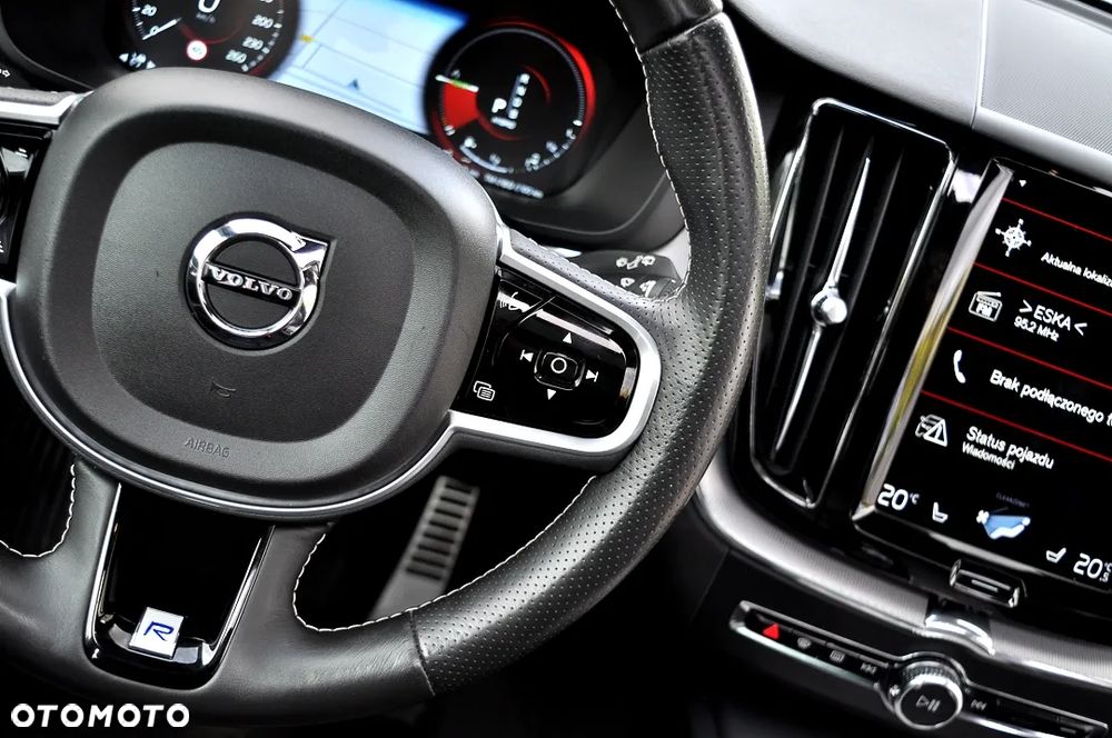 Volvo XC 60 T8 Twin Engine AWD Geartronic RDesign - 39