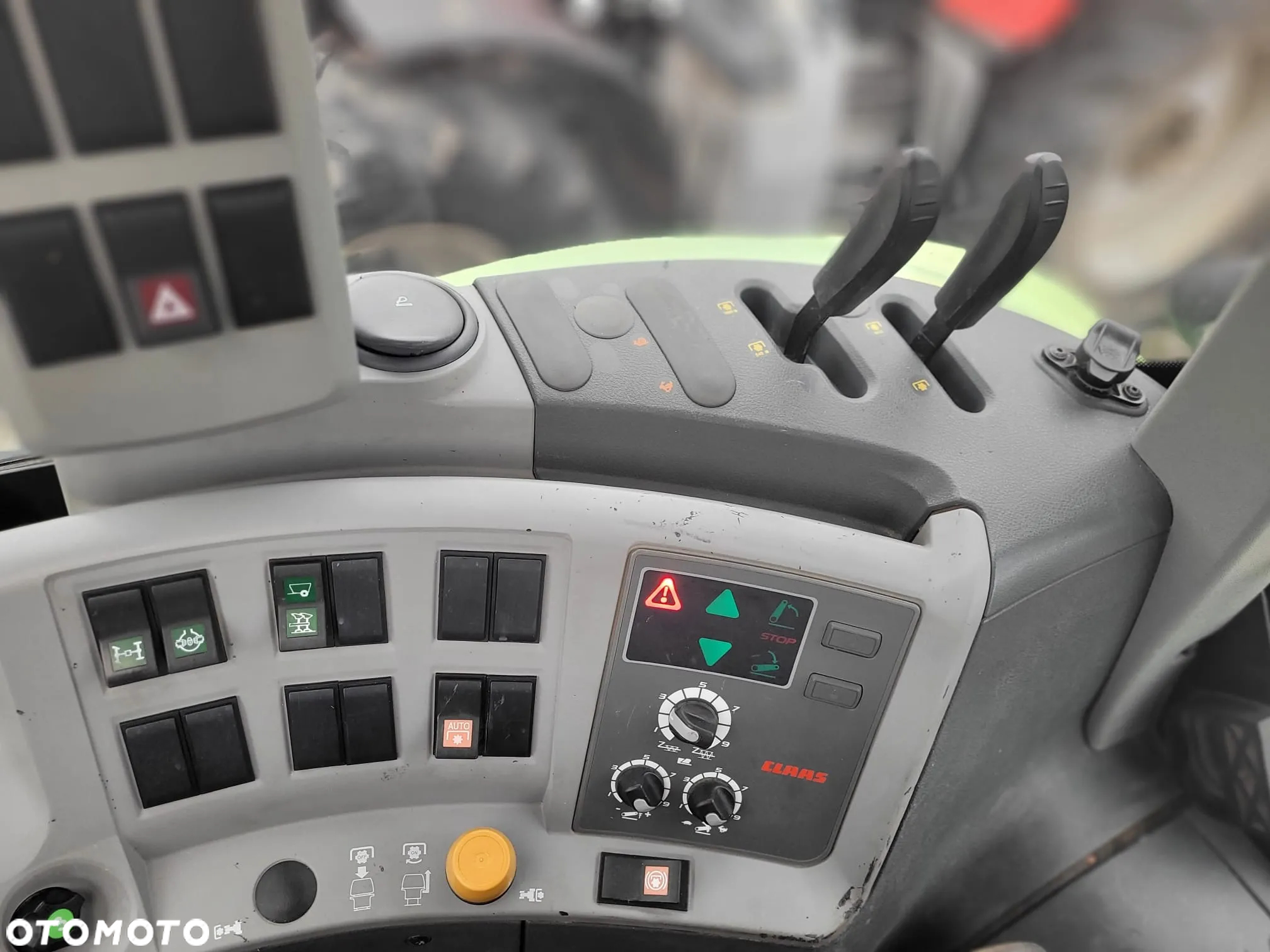 Claas Arion 520 - 15