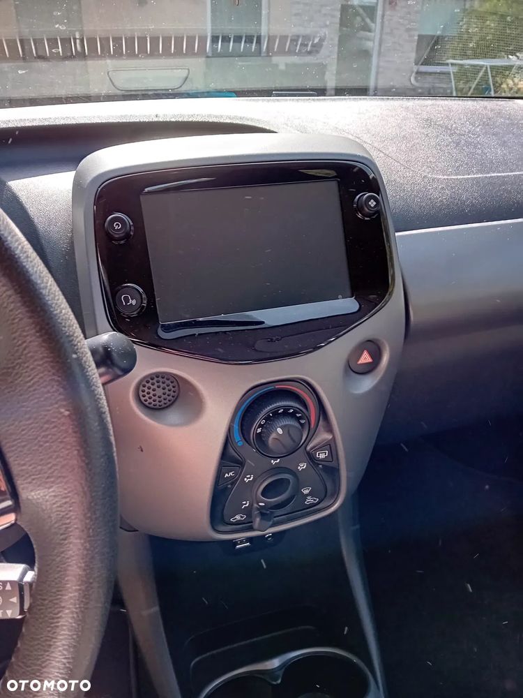 Toyota Aygo x-play - 8