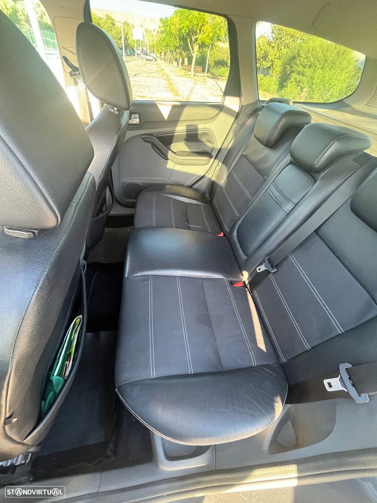 Ford Focus SW - 16