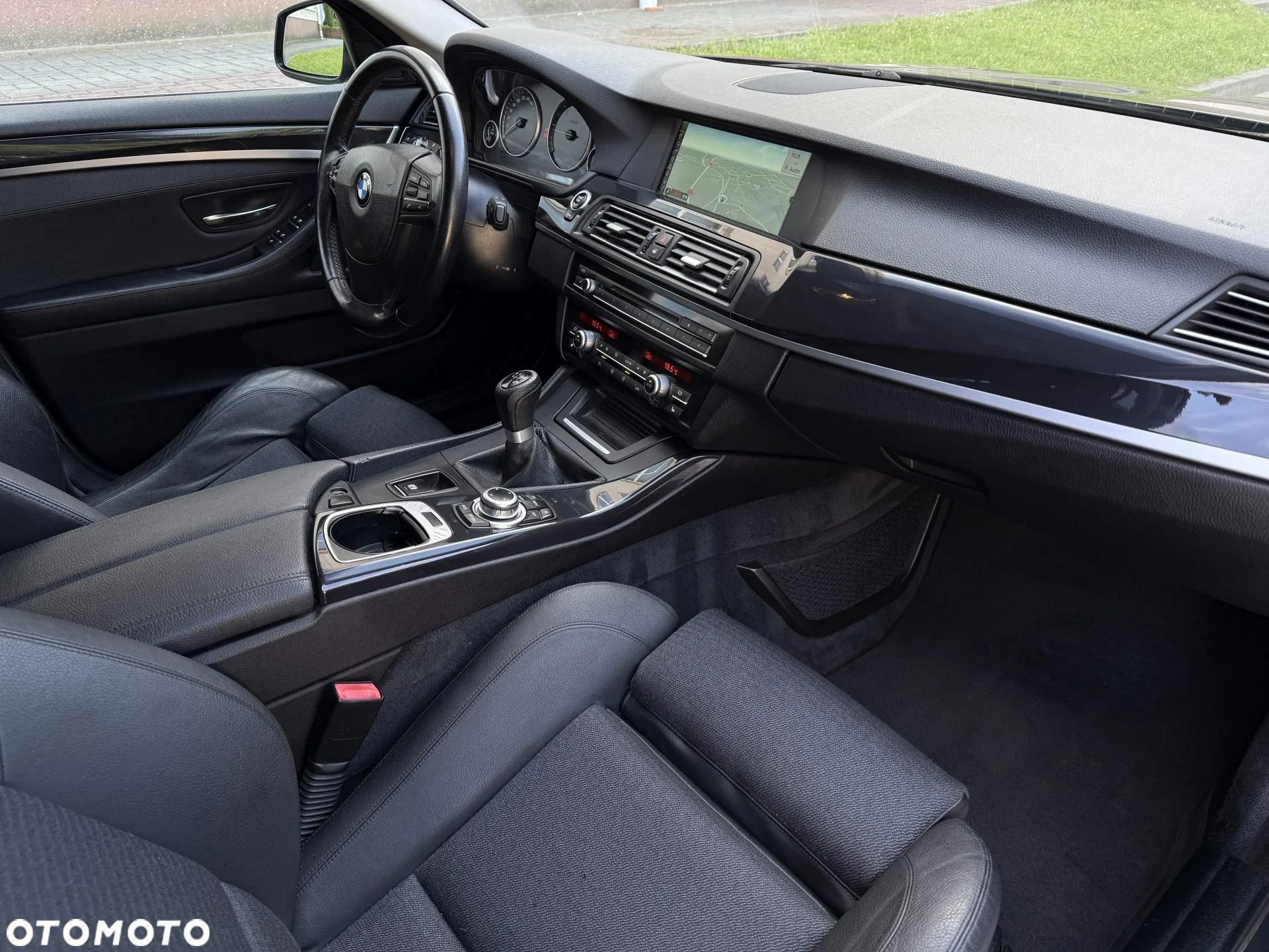 BMW Seria 5 520d Touring - 29
