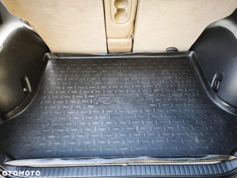 Toyota RAV4 2.2 D-4D Prestige - 28