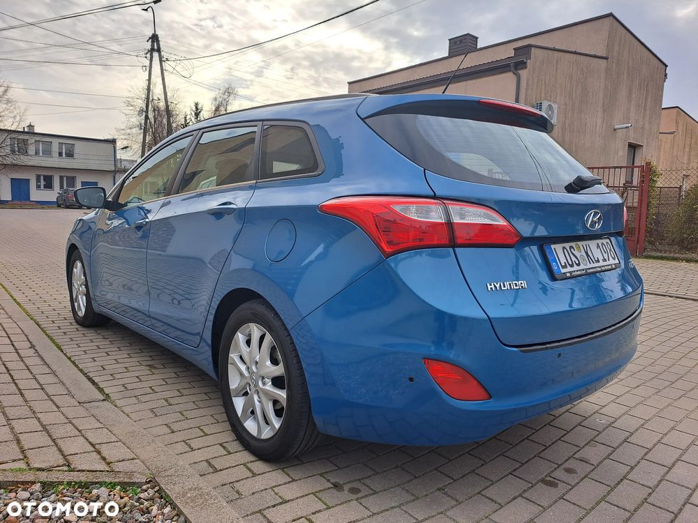 Hyundai i30 i30cw 1.6 CRDi Intro Edition - 4