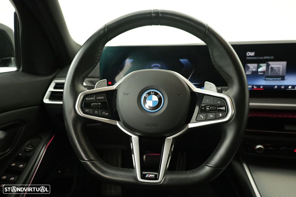 BMW 330 e Edição Desportiva M Auto - 15