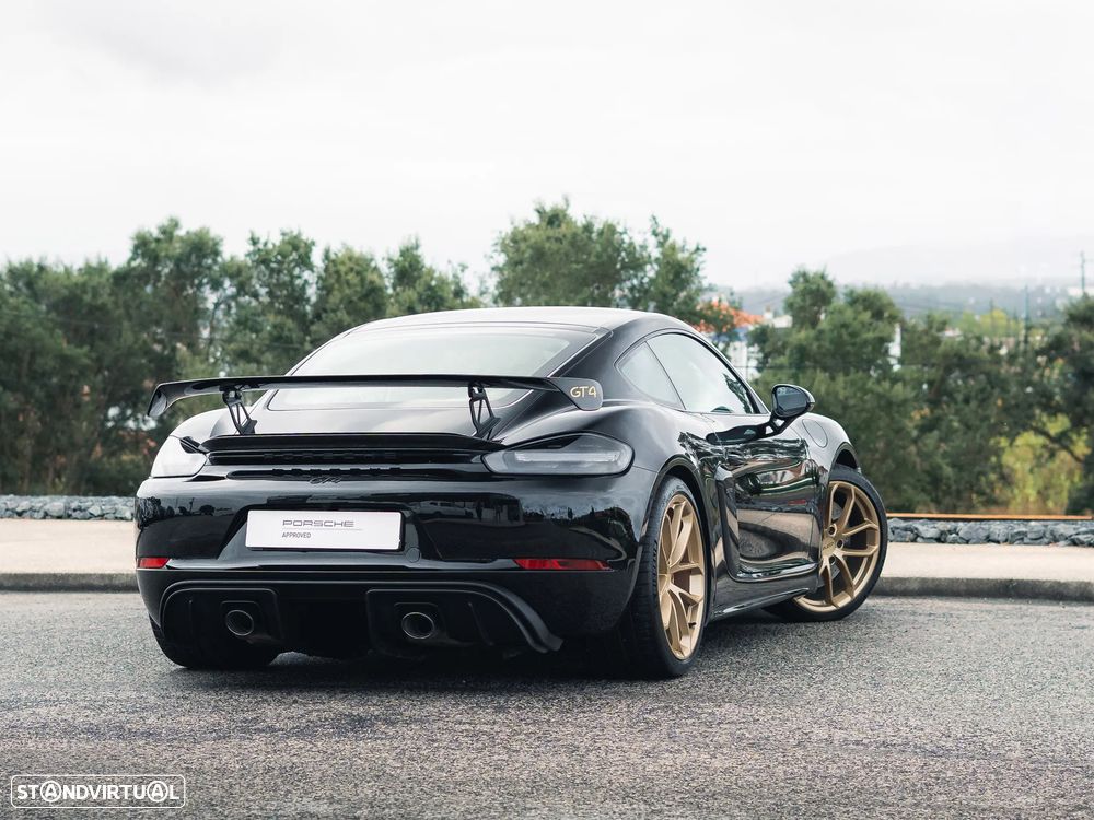 Porsche 718 Cayman GT4 - 6