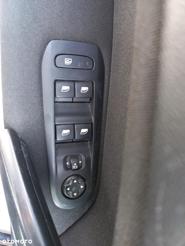 Peugeot 308 1.6 BlueHDi Allure S&S - 21