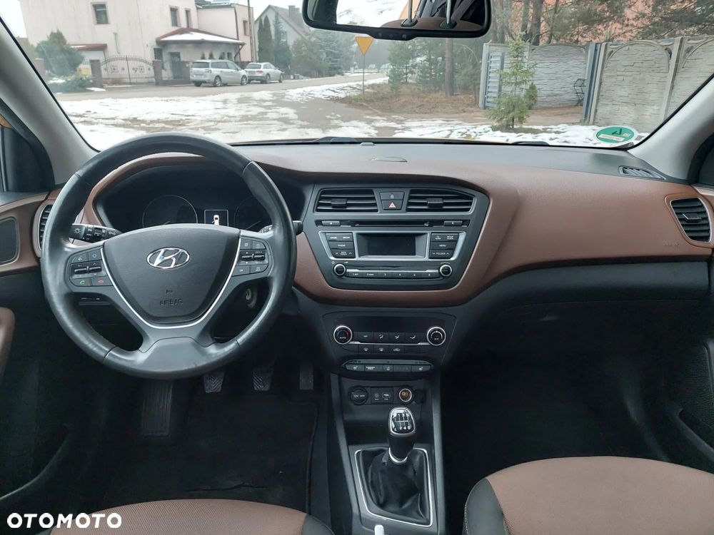 Hyundai i20 1.4 YES Gold - 13